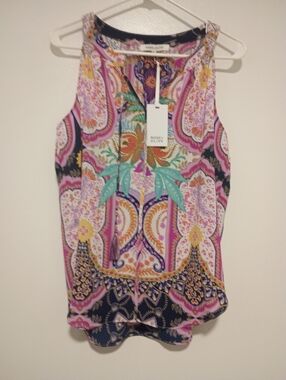 Rose + Olive Women's Size M Lightweight Sheer Sleeveless Shirt